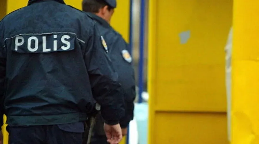 Претърсват офисите на турски медии