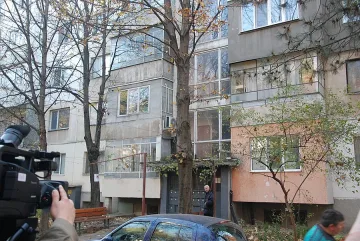 Психар с 2 ножа хвърли в ужас квартал 