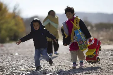 Швеция въвежда граничен контрол заради бежанците