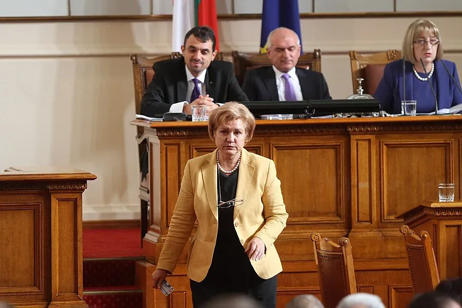 Властта удари ракията на черно (ОБЗОР)