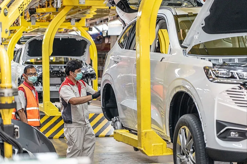 Бразилия на нож с Пекин! Гони китайски работници