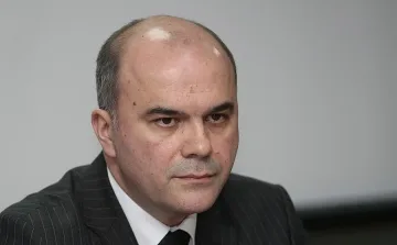 Бисер Петков: Болничните през 2016 г. ще се плащат до 10 дни