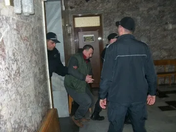 Петко Стрелеца изригна срещу психолог в съда