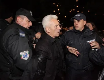 Обвиниха Сидеров и Чуколов в хулиганство и цинизъм