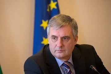 Калфин: Финансовия дефицит е заради лоша бюджетна дисциплина