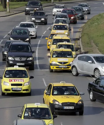 Решават за патентния данък върху такситата