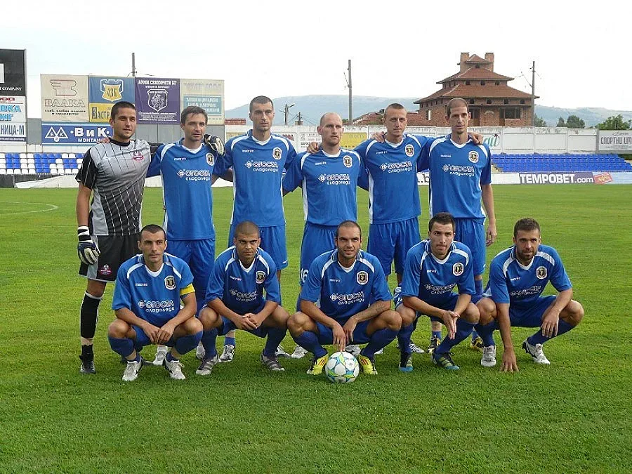 Трима ще вадят "Монтана" от калта