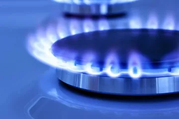 Петролът сваля цената на газа от януари