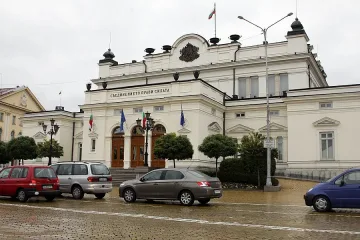 Ремонтират електрическата мрежа на Народното събрание