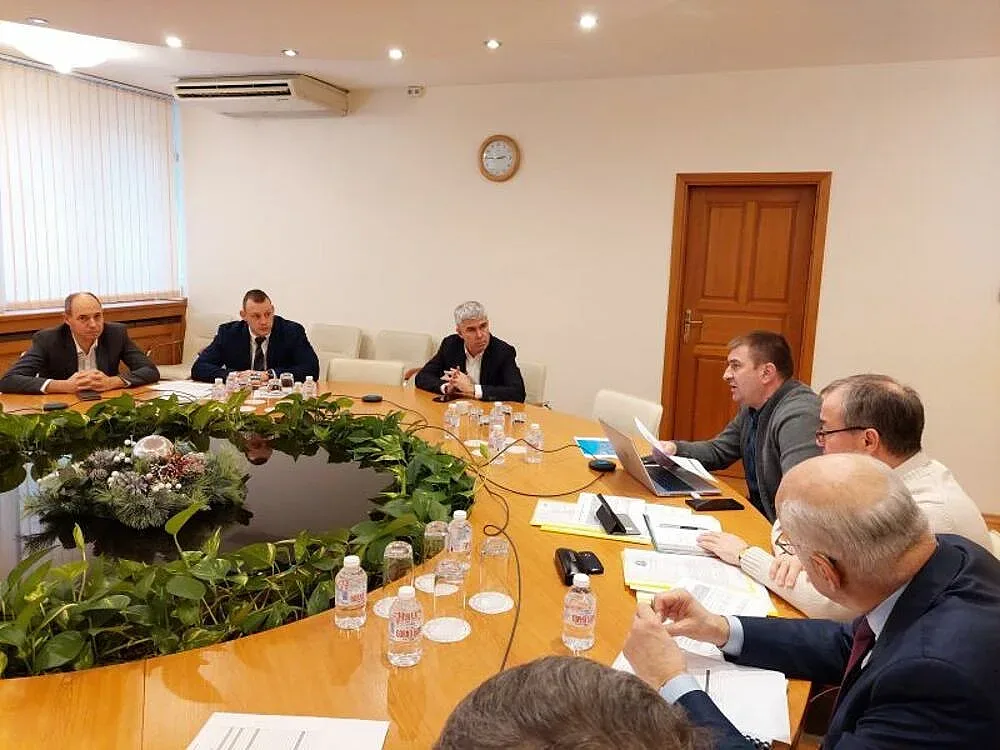 Министър свика извънредна среща. Решенията за тока