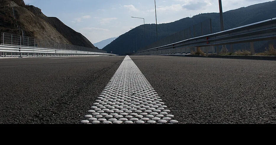 Изграждат нова магистрала. Един регион ликува