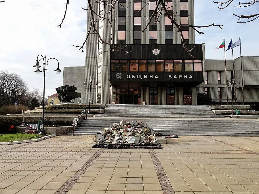 Плаващо мнозинство в морската столица