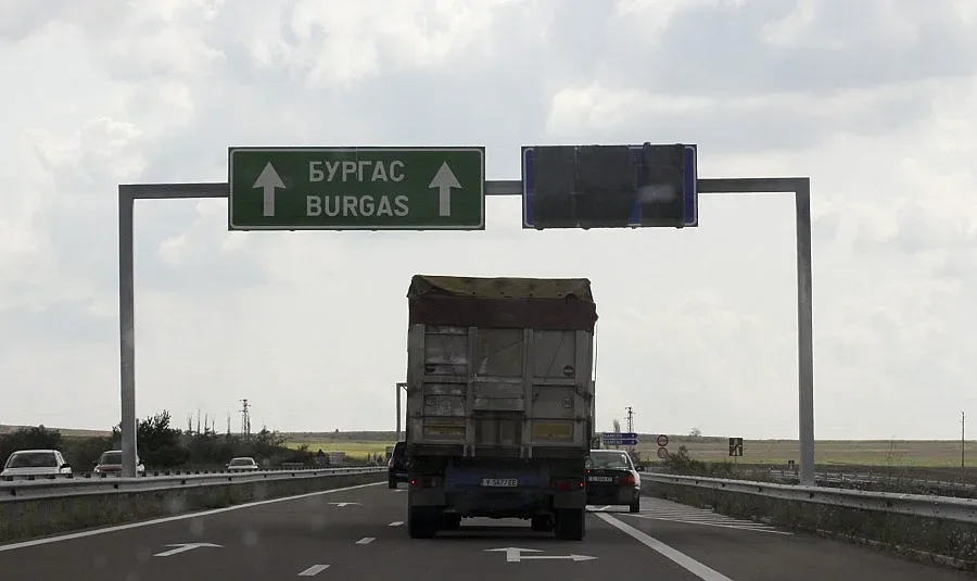 Пускат движението по два участъка от АМ "Тракия"