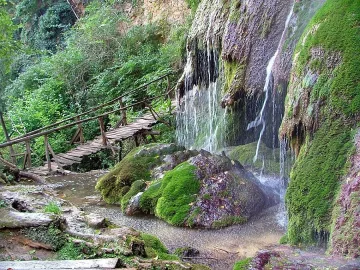 Откриха телата на затрупаните край Крушунските водопади
