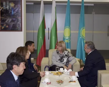 Цачева на среща с премиера на Казахстан