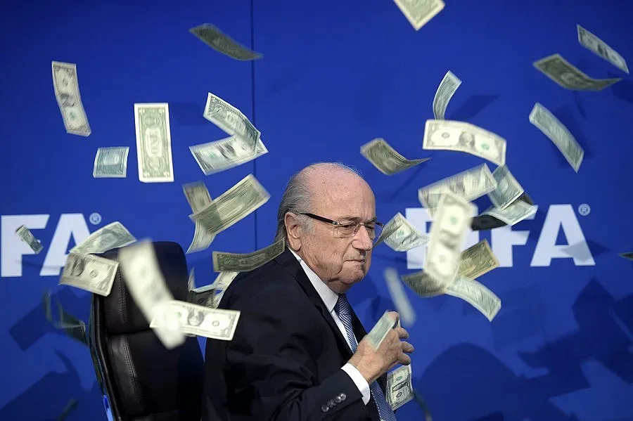 Стресът вкара Блатер в болница