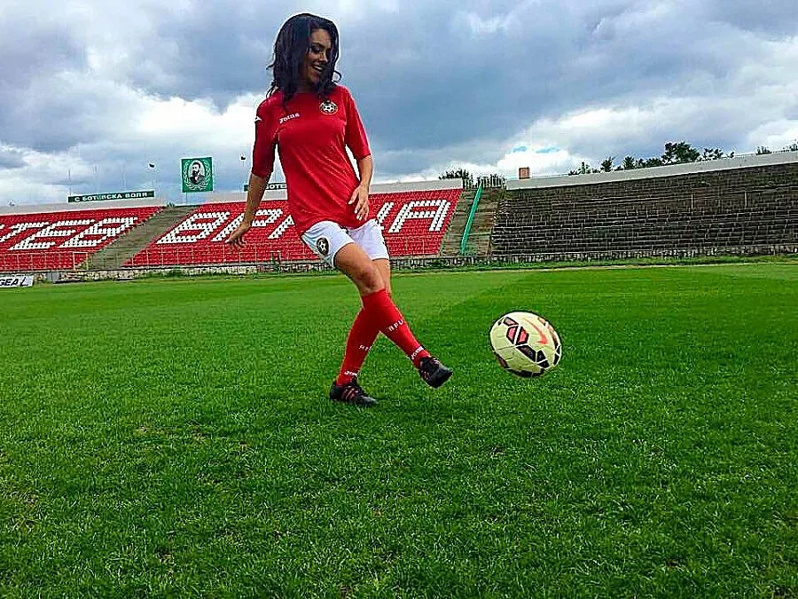 Радостина с носия на "Мис Вселена"