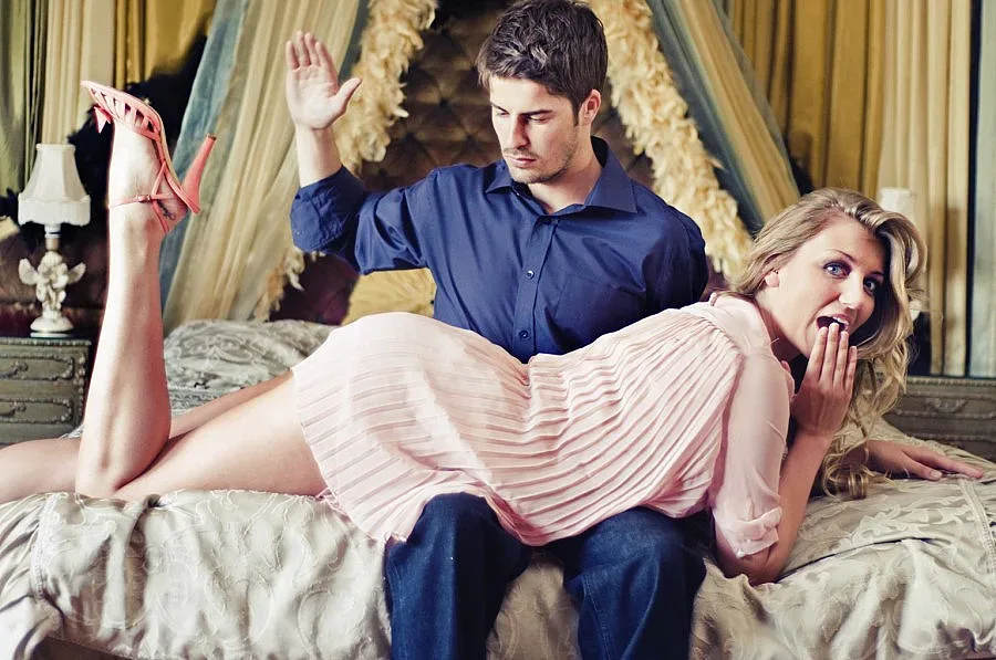 Днес е денят за пляскане по дупето (ВИДЕО)