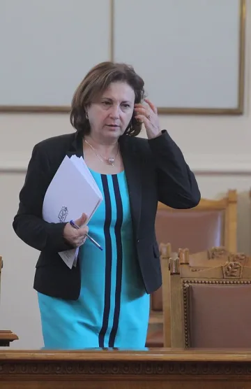 Министър в екшън