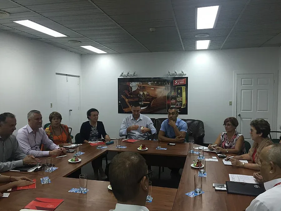 Уволняват 100 хил. заради скъпия ток