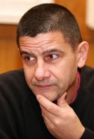 Депутатите не бива да са свещени крави