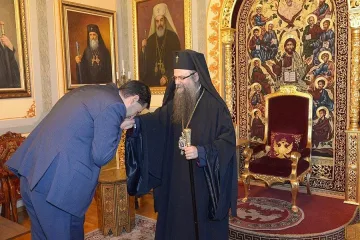 Иван Тотев целуна ръка на Пловдивския митрополит Николай