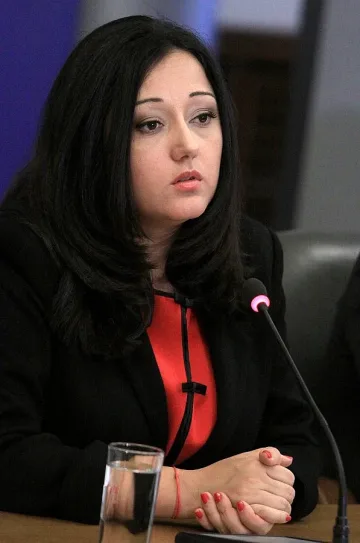 Павлова: Тежкотоварният трафик да бъде извеждан в обходни маршрут