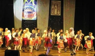 Хиляди деца завладяват Банско с песни, танци, рисуване и театър