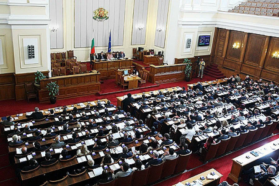 Депутати напуснаха парламента след като станаха кметове