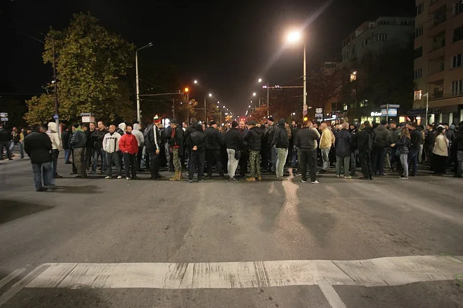 "Орлов мост" под полицейска обсада 