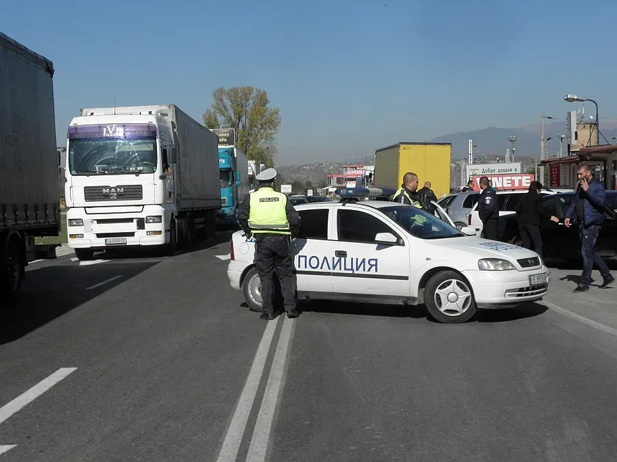 МВР праща полицаи срещу полицаи