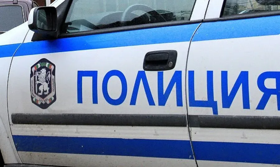 Съдят полицаи за конфискувани анцузи