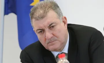Сегашните полицаи ще получават по 20 заплати