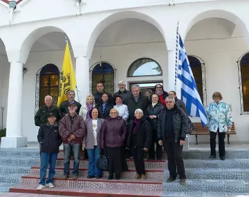 Нашенци не скриха сълзите си в селото на предците си в Гърция