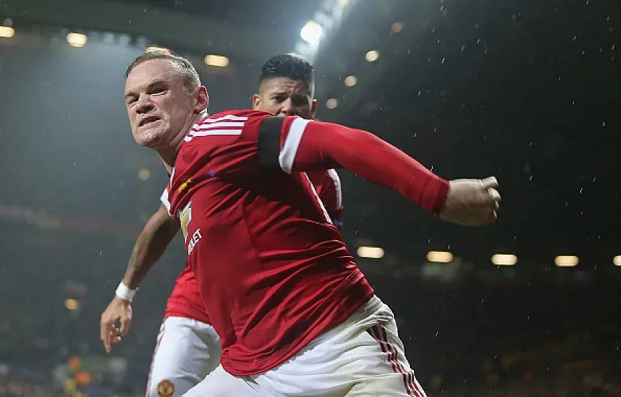 Рууни бележи и прати Юнайтед на върха, Миланов игра цял мач