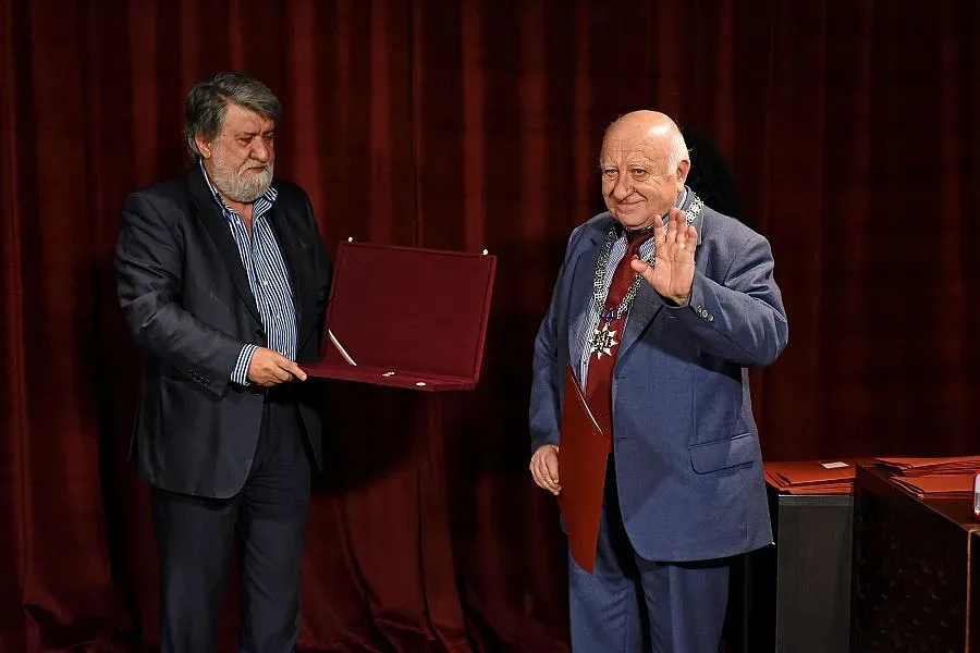 Наричали Георги Мишев "синя маймуна" 