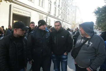 Полицаите блокираха и кръстовището на СУ 