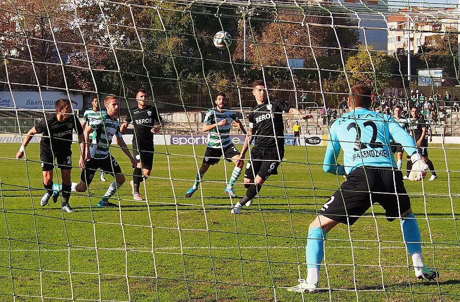 "Берое" преби "Черно море" насред Варна