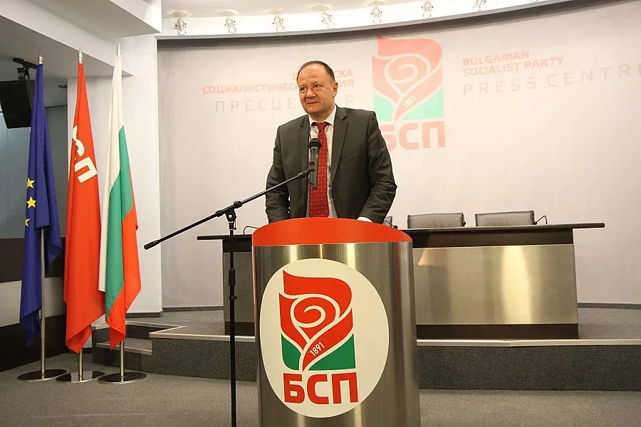 Миков: Получаваме още сигнали за тежки нарушения на изборите