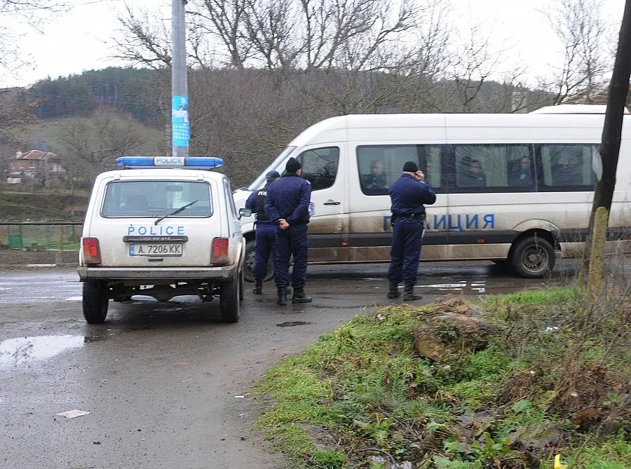 Хасковските полицаи в готовност за протест на АМ Марица