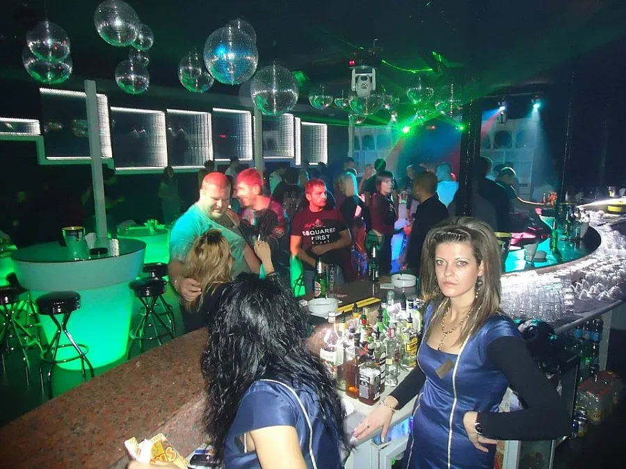 Масови проверки в бургаските дискотеки след трагедията в Румъния