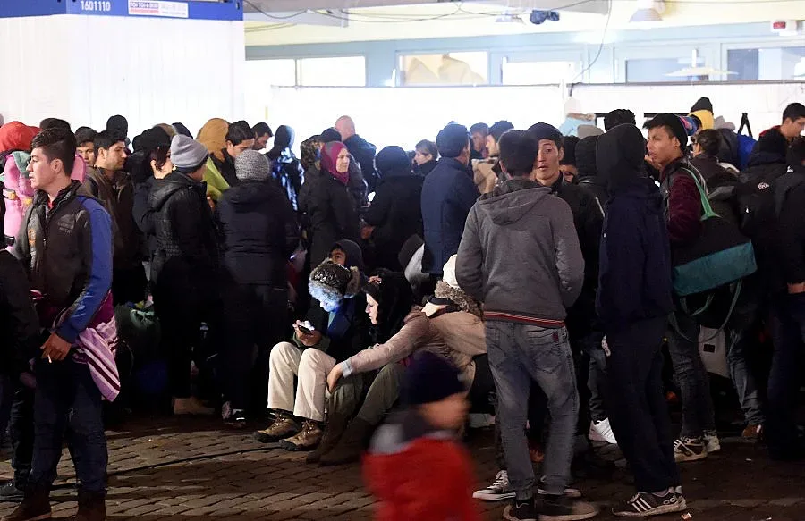 Великобритания и Франция се обединяват срещу трафика на хора