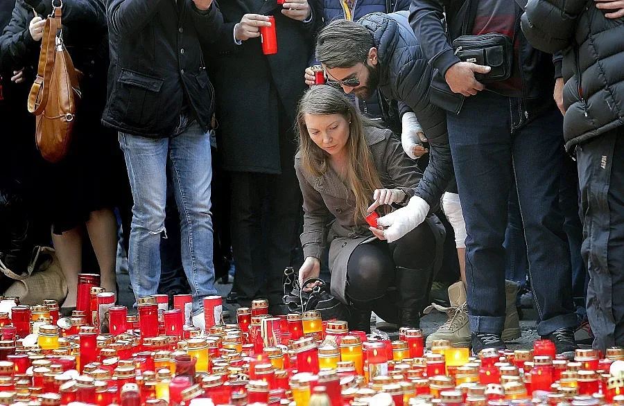 Шефовете на изгорялата румънска дискотека в ареста