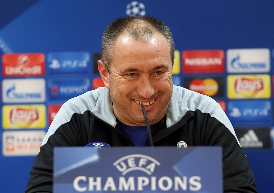 Мъри се гласи да тупа "дюшеци"