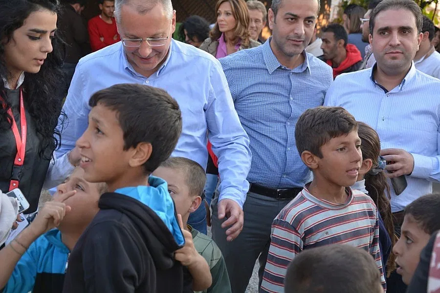 Станишев се срещна с бежанци в лагер близо до границата със Сирия