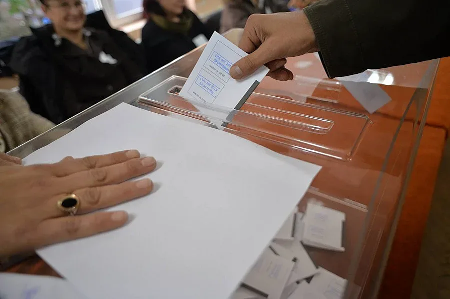 Драми в Ловеч, Перник и Добрич