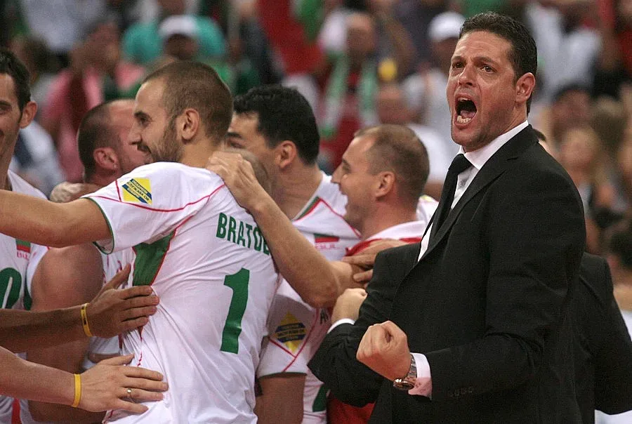 Гибона: Държавата да помогне на ЦСКА и "Левски"