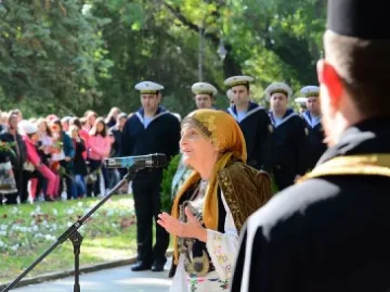 Потомка на Захари Стоянов поздрави Варна за Деня на будителите