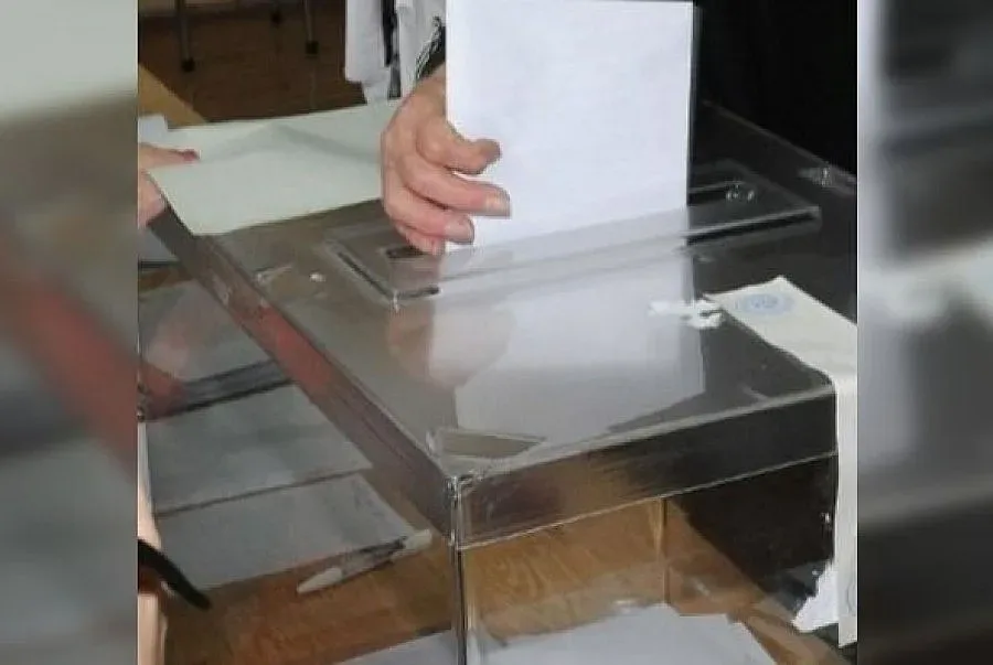 Отстраниха от СИК съпруга на кандидат за кмет на Хасково