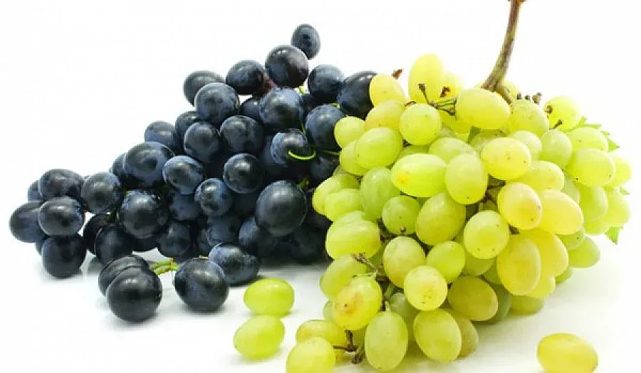 Белезници за кражба на 17 кг грозде